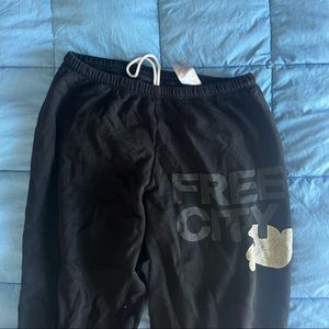 Free city black sweats size small